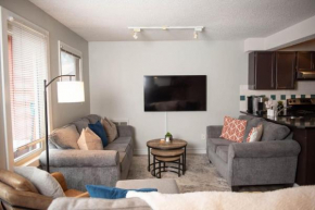 Moguls, Lofted Ski in Ski Out with Hot Tub Access Panorama